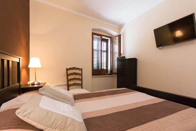 Hostel Kvarner- Private Rooms & Dorms Rijeka Exteriör bild