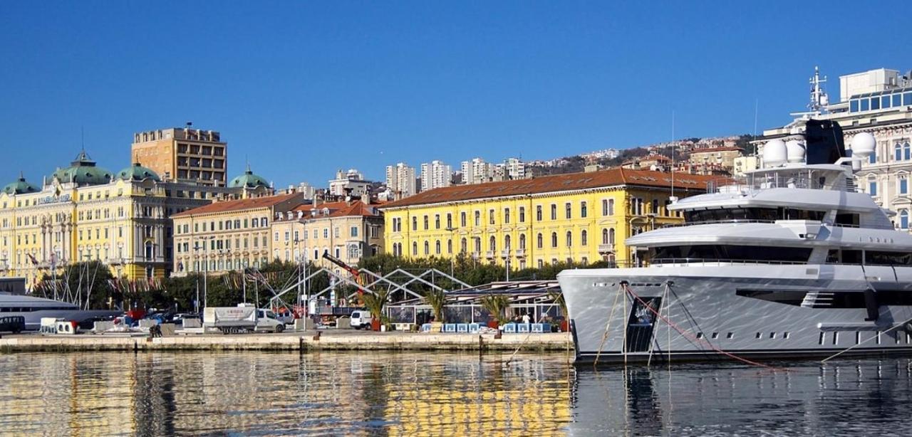 Hostel Kvarner- Private Rooms & Dorms Rijeka Exteriör bild